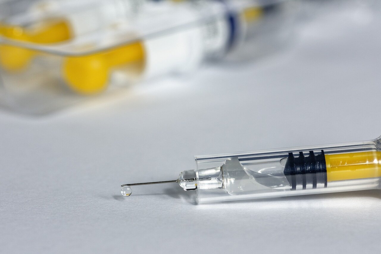 How Do Vaccines Work & What are the Pros & Cons?